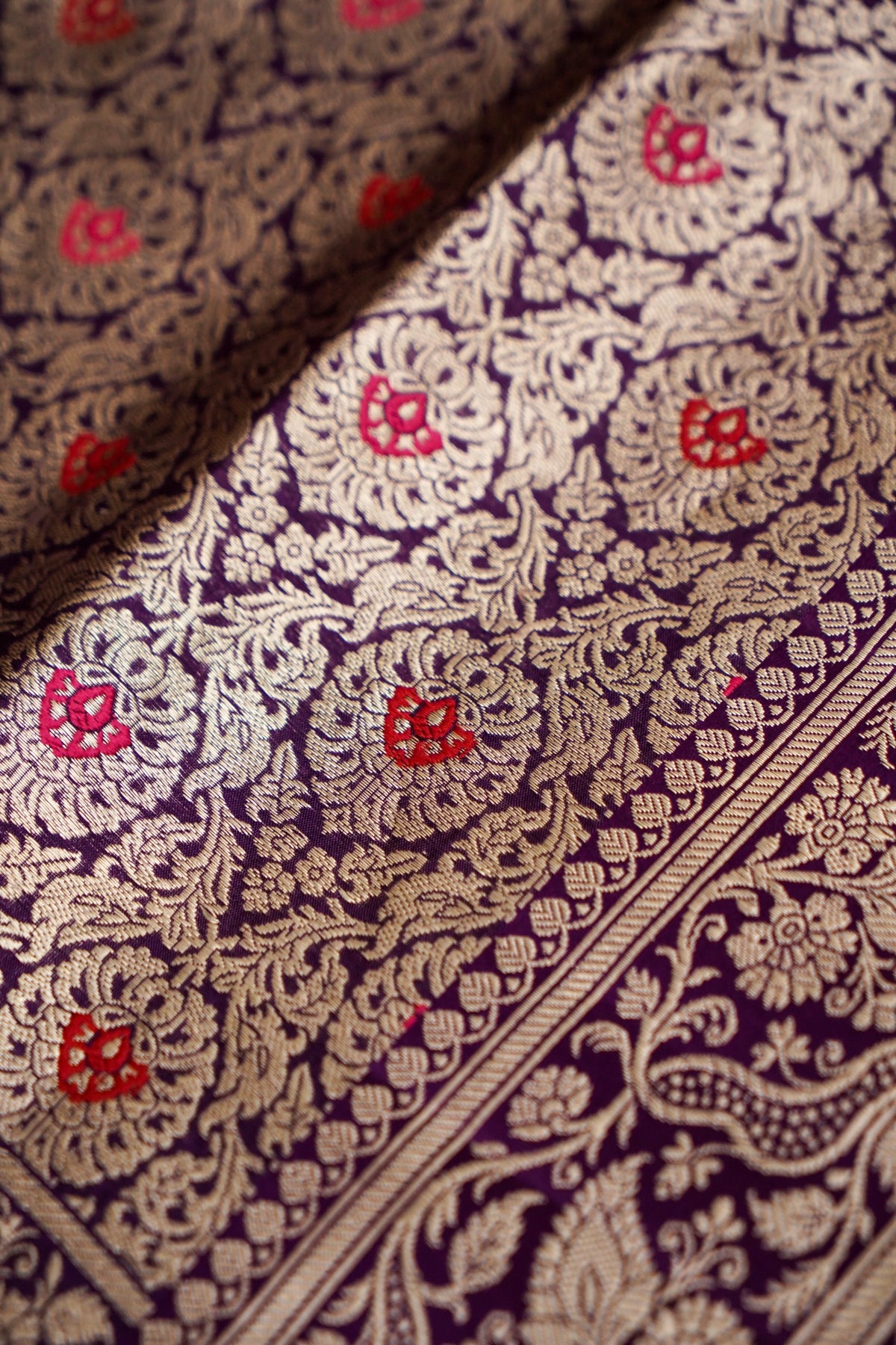 Handwoven Mauve Meenakari Buta Pure Banarasi Katan Silk Saree