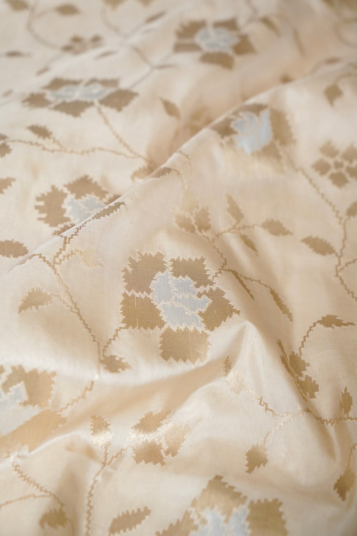 Handwoven Ivory Jaal Pure Banarasi Katan Silk Saree