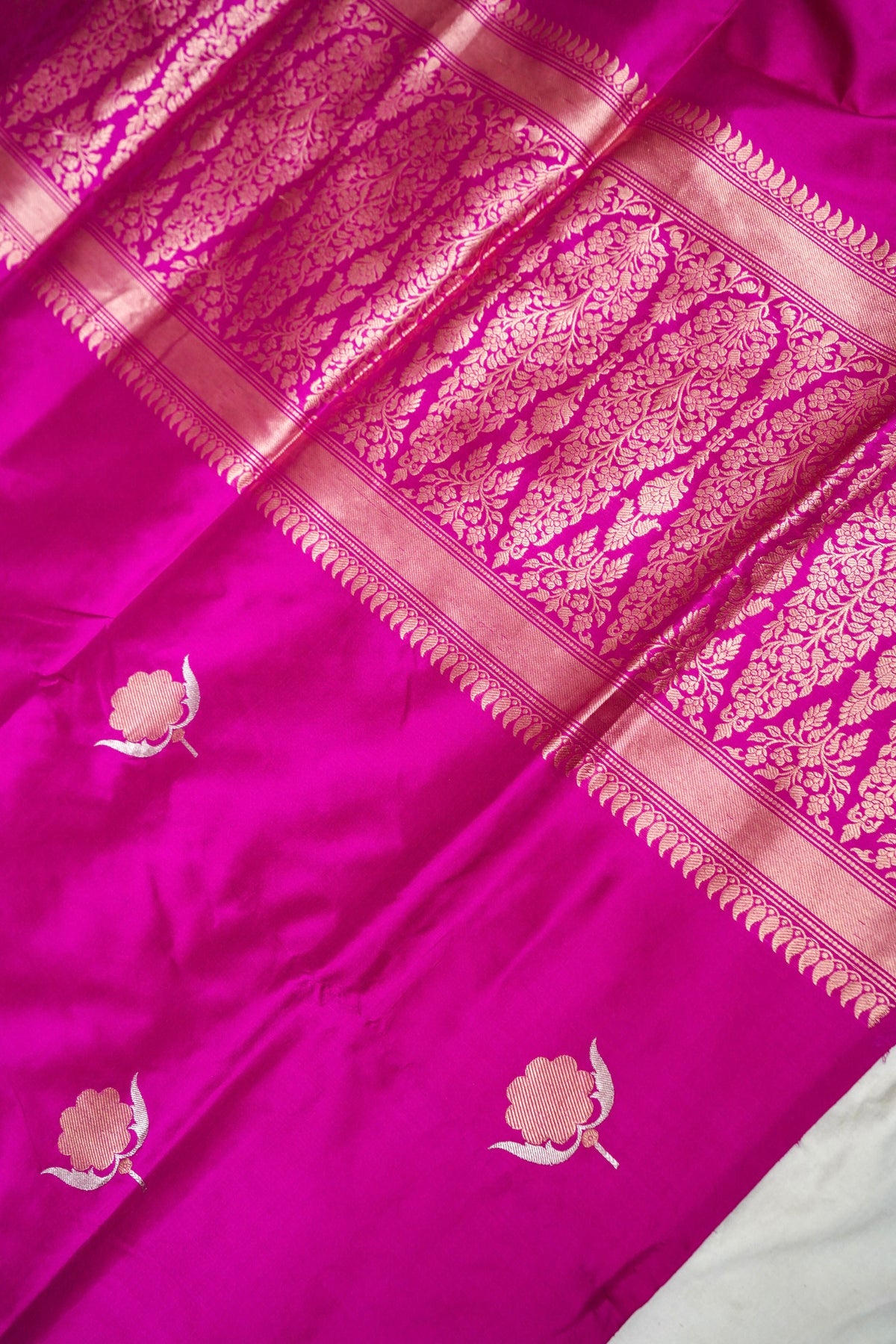 Handwoven Rani Pink Buta Pure Banarasi Katan Silk Saree