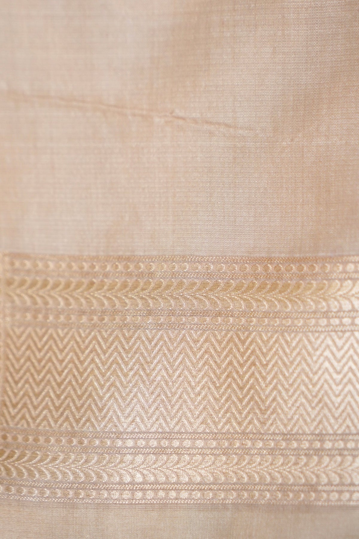 Handwoven Ivory Geometrical Jaal Pure Banarasi Katan Silk Saree